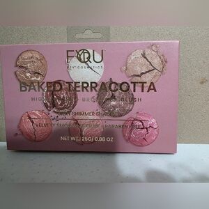 Focallure Baked Terracotta Blush Palette - Shimmering Pink and Brown